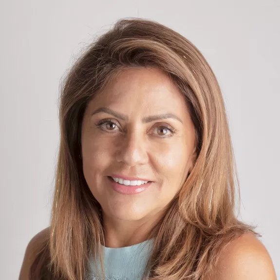 Gloria Narvaez Headshot